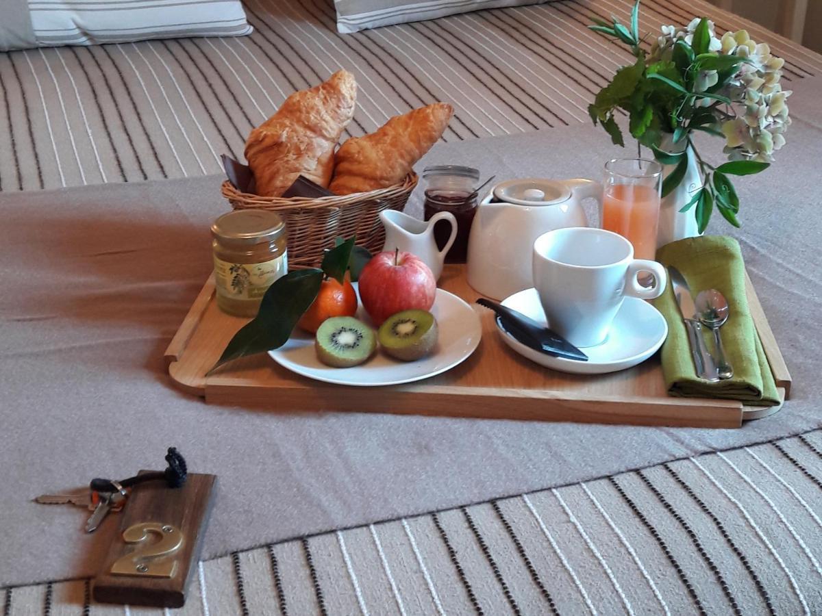 Logis Hotel Restaurant La Barguillere Saint-Pierre-de-Rivière Εξωτερικό φωτογραφία