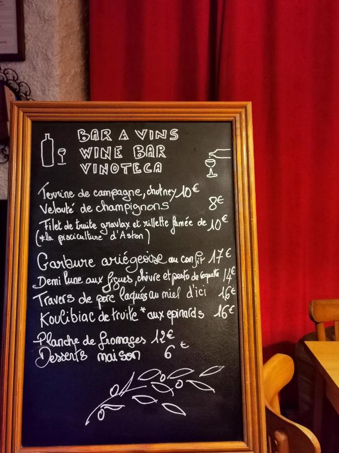 Logis Hotel Restaurant La Barguillere Saint-Pierre-de-Rivière Εξωτερικό φωτογραφία
