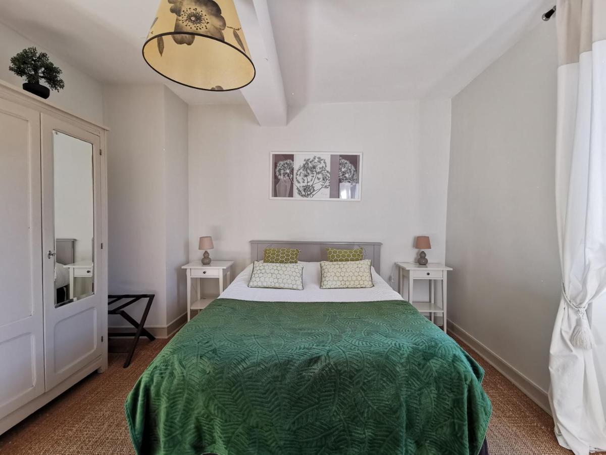 Logis Hotel Restaurant La Barguillere Saint-Pierre-de-Rivière Εξωτερικό φωτογραφία