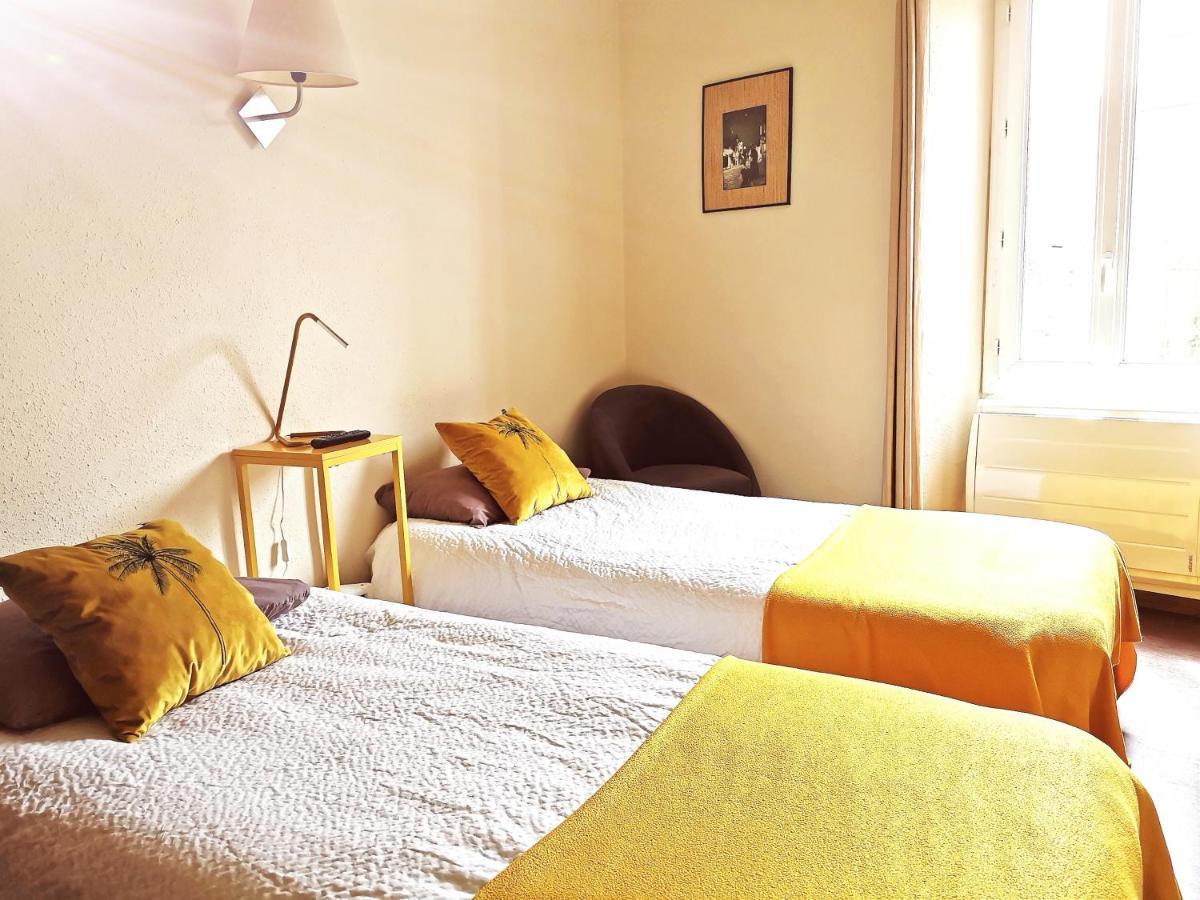 Logis Hotel Restaurant La Barguillere Saint-Pierre-de-Rivière Εξωτερικό φωτογραφία