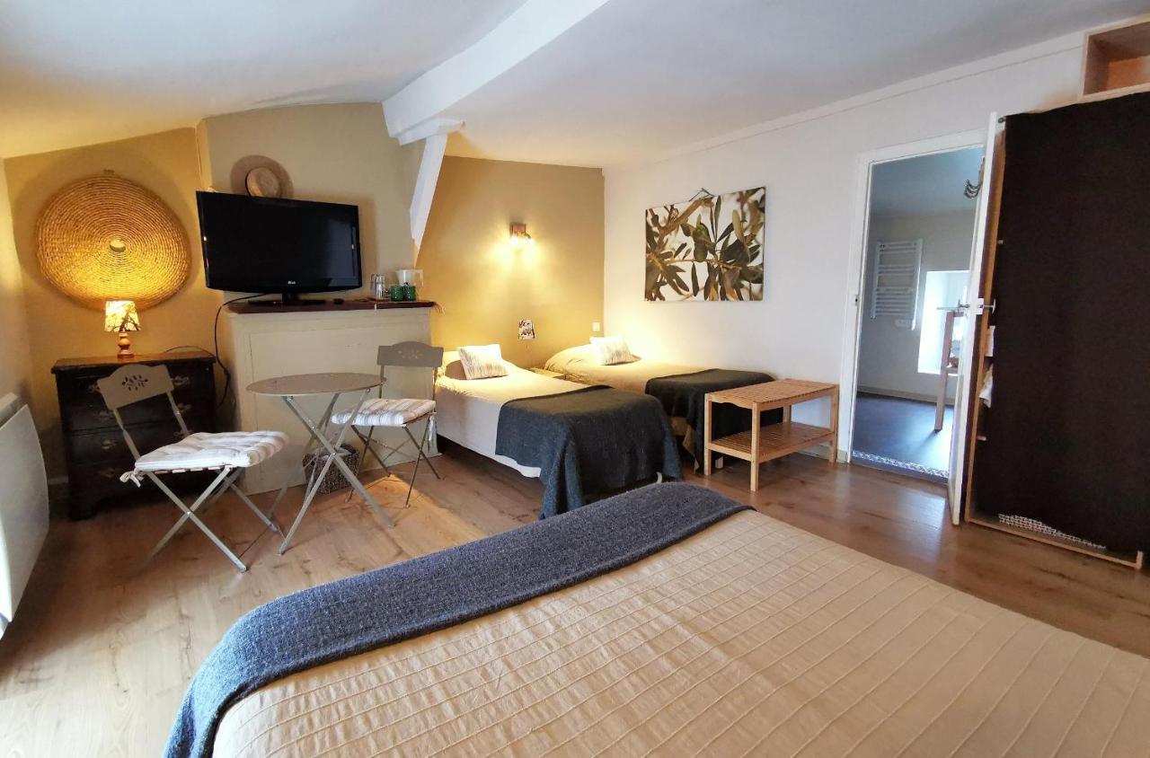 Logis Hotel Restaurant La Barguillere Saint-Pierre-de-Rivière Εξωτερικό φωτογραφία